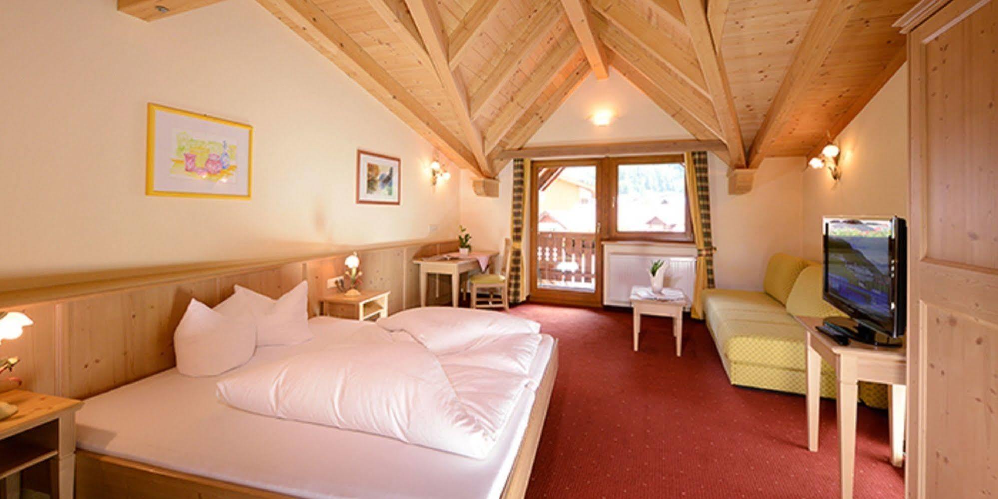Hotel Neue Post Solden Bagian luar foto