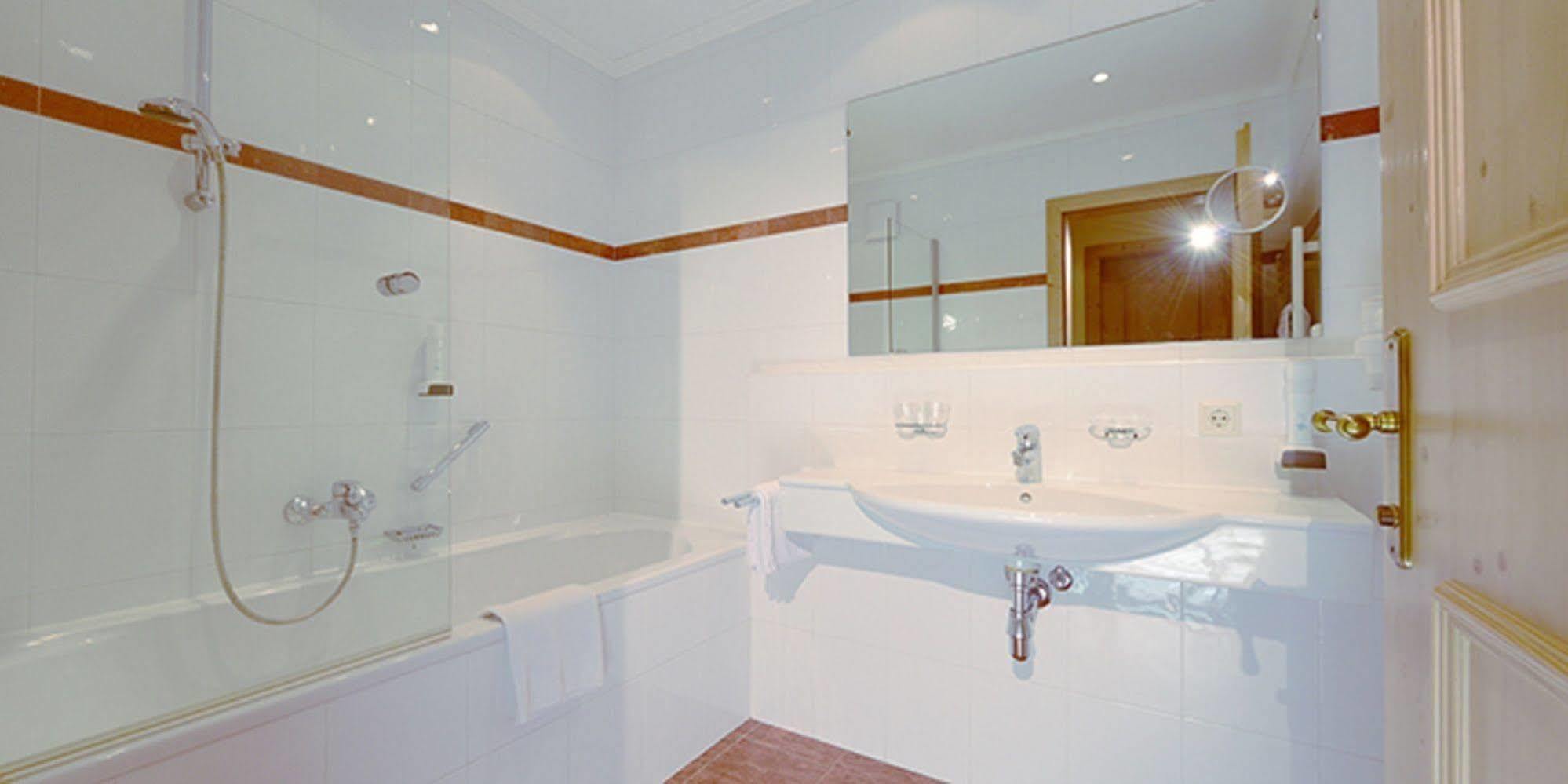 Hotel Neue Post Solden Bagian luar foto