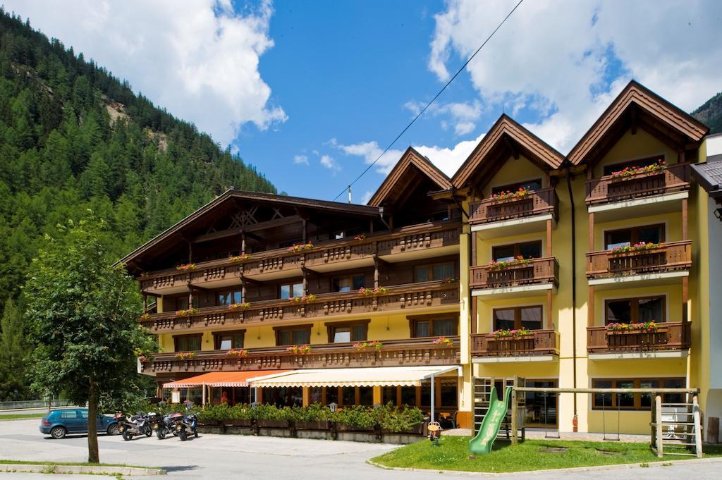 Hotel Neue Post Solden Bagian luar foto